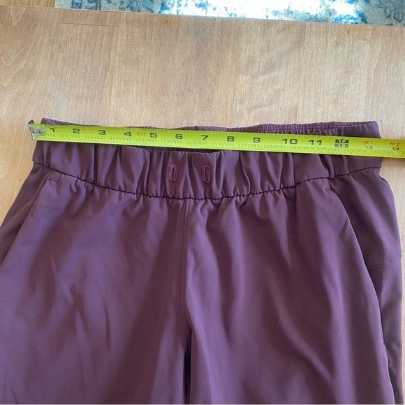Women’s Lululemon On the Fly Joggers - Size 6 - Picture 8 of 8